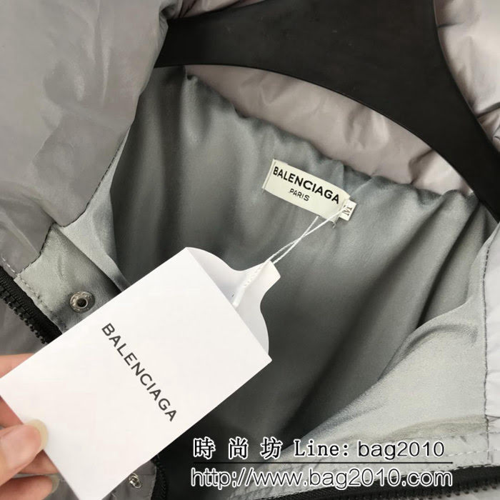 BALENCIAGA巴黎世家 18ss秋冬新款 背後刺繡品牌字母 反光灰色大版棉服 情侶款 ydi1594